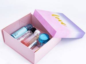 OEM Supply China Custom Square Shape Chocolate Box Perfume Wine Rigid Paper Cosmetic Gift Packaging Box – Raymin