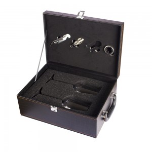 High Quality Handmade Red Wine Acessories Gift Packaging Set with Locker and Handle