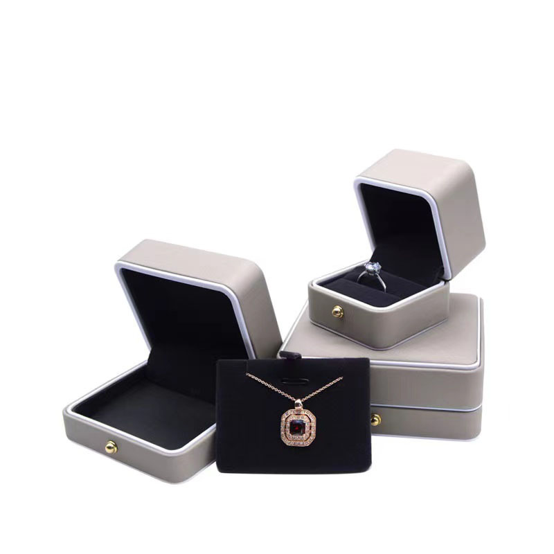 Cheapest Factory Perfume Packaging Boxes - Big Discount China Wholesale Custom Luxury leather Paper Packaging Gift Box for Jewelry  – Raymin
