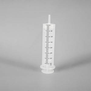 Large capacity luer lock and luer slip plastic Syringes