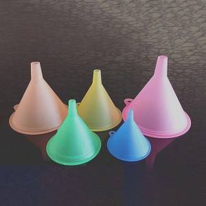 Professional Design China Plastic Colorful Triangular Funnels with Set of 3