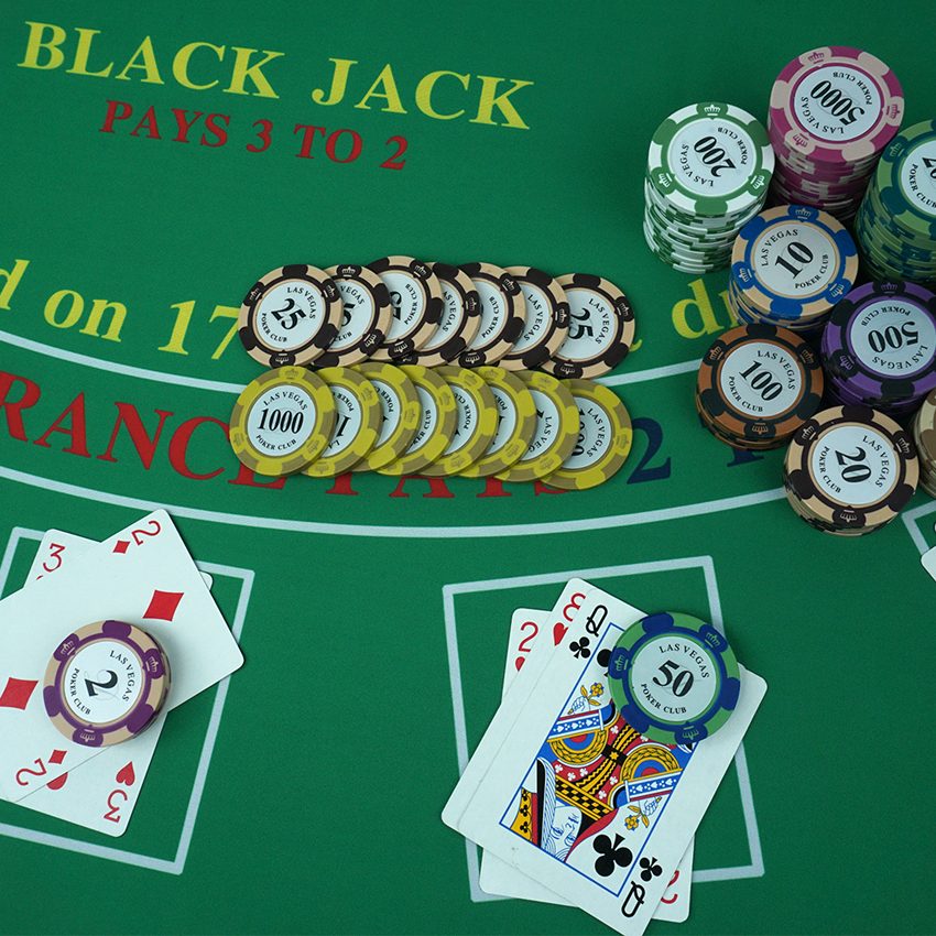 clay poker chips (2)