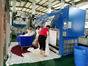 With 10 years experience OEM customized garment factory cloth storage equipment-plastic laundry trolley for linens collection