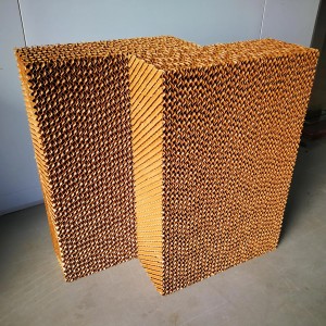 Almofada de refrixeración de papel ou cortina húmida para a granxa de galiñas