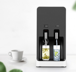 Desktop bærbar plastikautomat varmt koldt drikkevandsdispenser med RO til kontor og hjem