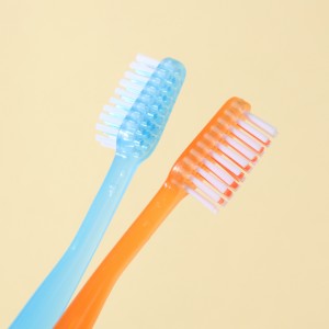 Bra kvalitet Kina Ny bra säljande tecknad barntandborste ett tandborstehandtag passar handformen