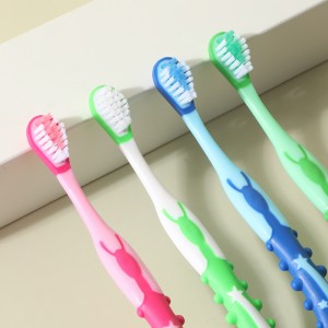 ကာတွန်းလက်ကိုင်ပါသော BPA အခမဲ့ အမွေးအမှင်ကလေးများ သွားတိုက်တံ