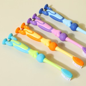 Компактна дечја четкица за зубе са меким влакнима