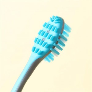 Goedkeape priis China Toothbrush Factory Wholesale Adult Soft Black Toothbrush mei Logo 1PC