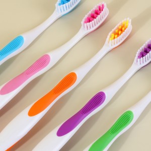 चीन FDA स्वीकृति दाँत सफाई वयस्क नायलॉन ब्रिस्टल कस्टम लोगो जिब्रो स्क्र्यापर टूथब्रशको लागि ठूलो चयन