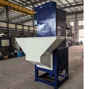 Nova màquina vertical de transferència de matèries primeres per a pel·lícules de plàstic rentant la màquina de rentat i deshidratació de fricció