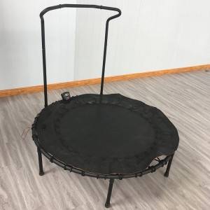 Mini fitness trampoline with collapsible safety pad