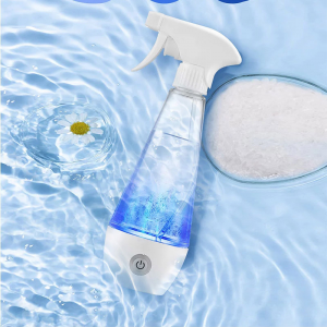 Manual sodium hypochlorite sprayer