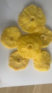 Dehydrated pineapple