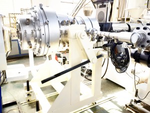 Stroj za ekstruziju HDPE cijevi