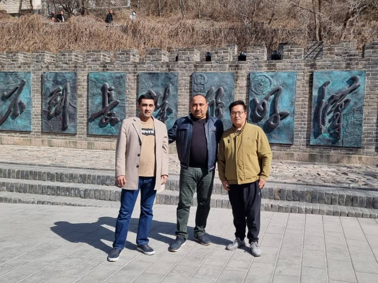 Touring the Great Wall with clients
