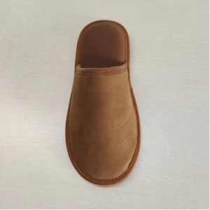 Classic mens indoor slippers suede fabric upper side binding outsole style.
