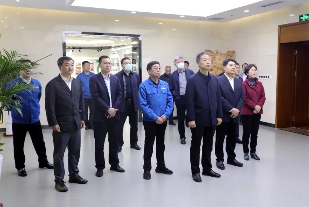 Industrial worker troop construction reform work research group to Qingte research