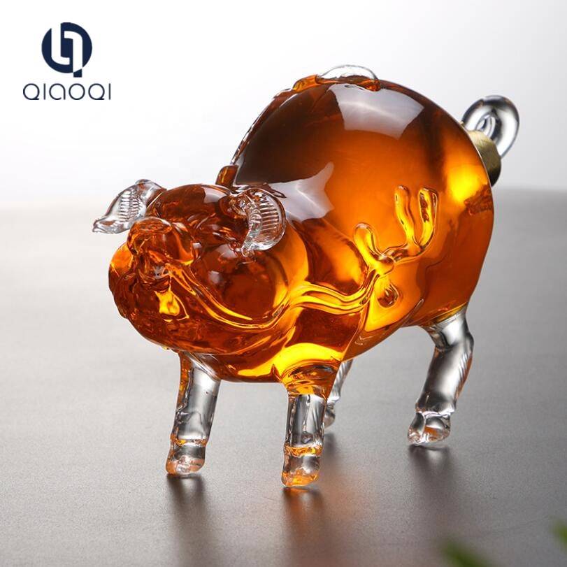 QiAOQi Chinese zodiac animal pig shaped craft glass wine bottle