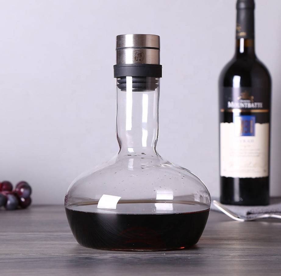 Direct factory price modern professional beautiful 100% Hand Blown Lead-free Crystal Glass Wine Carafe Round Glass Decanter