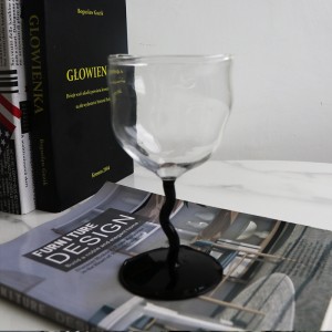 Innovative design tall red winecup European style special-shaped champagne cocktail glass irregular tall glass grape glass