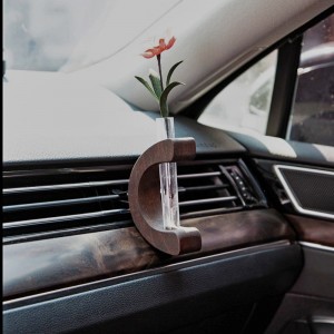 Creative car outlet special vase in-car accessories gift aromatherapy bottle