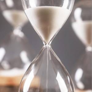 Wholesale engrave LOGO 30 mins vintage hourglass timer with wooden base promotional sand timer wooden hourglass sand timer