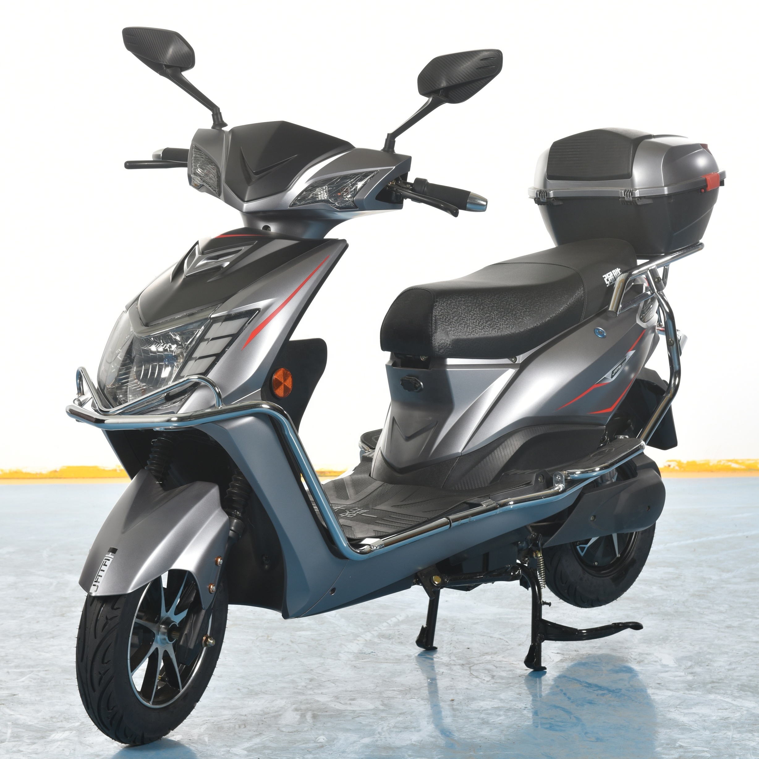 New design electric scooter 1200w with loading box behind strong power bajaj bikes factory