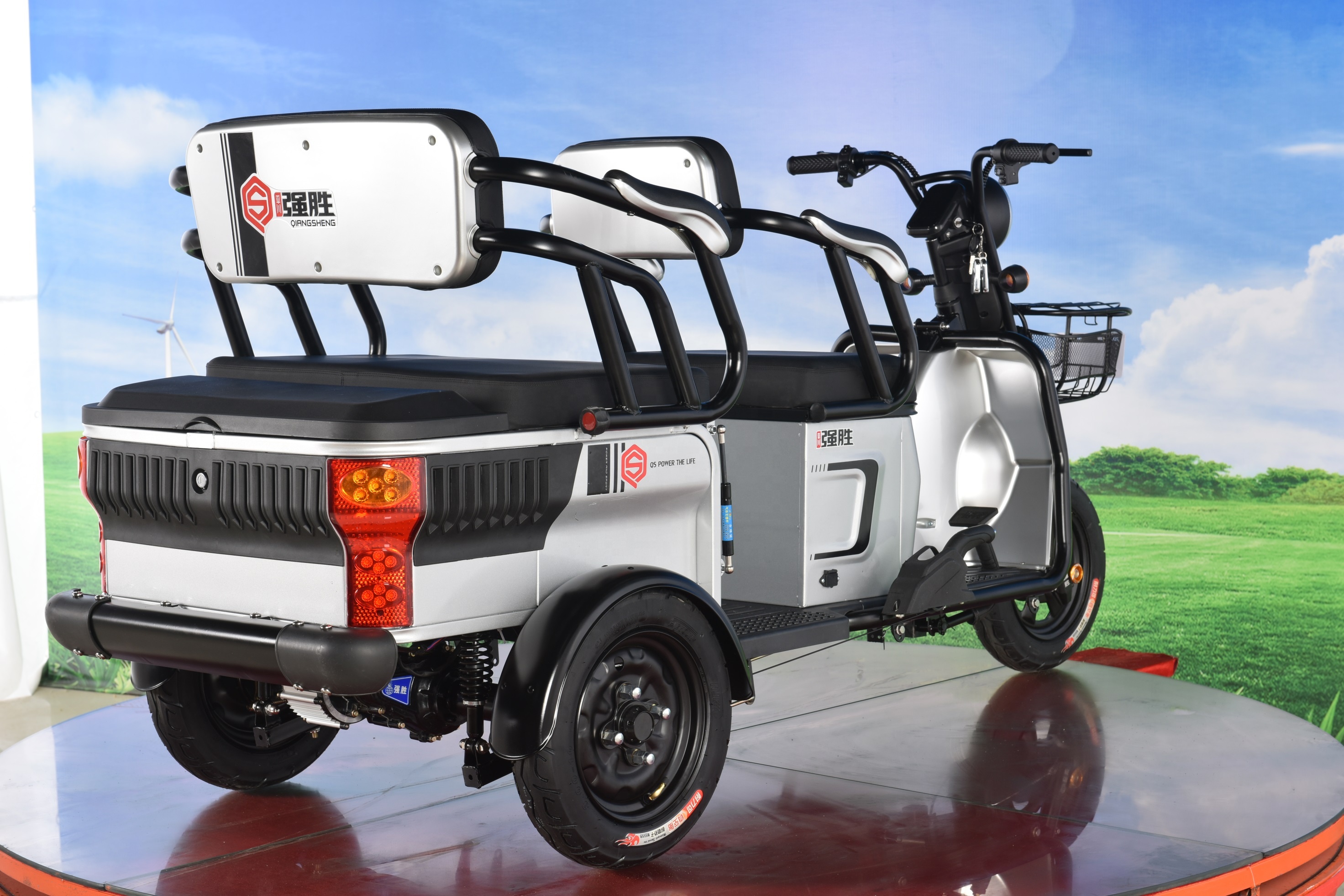 Battery operated rickshaw manufacturer mini metro e rickshaw tuk tuk exporter