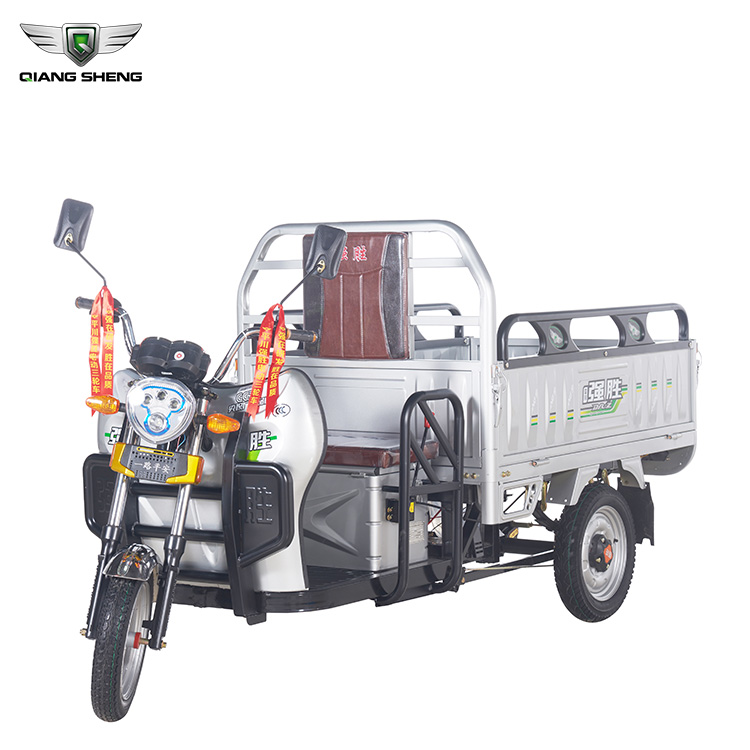 E Loader autos E wheeler tricycle for Drinking water supply customers in Maharashtra India