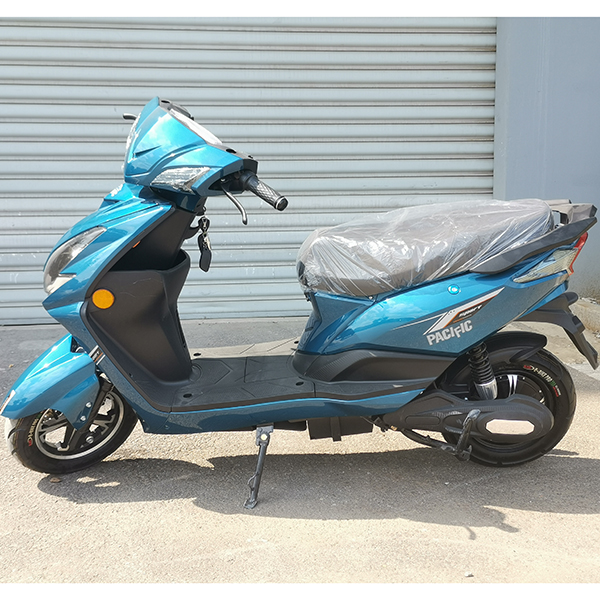 China Wholesale E Rickshaw Catalog/Pdf Quotes - 2022 72v Motorized scooter for adults fashional Electric kick Scooter – Qiangsheng