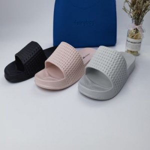 Fashion Casual Sports Slides Couple Flip Flops Flat Women Shoes Slippers Anti Slip Soft Summer Shoes for Women and Men EVA 36-45