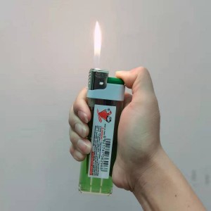 Disposable lighter oversized large capacity plastic lighter