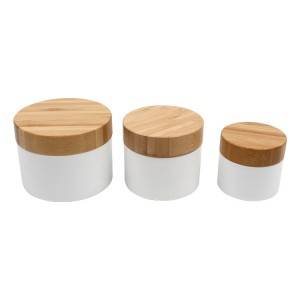 RB-B-00206 50g plastic jar with bamboo lid