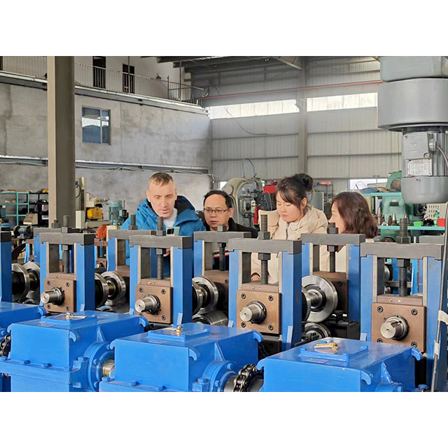 Welcome our Russian customers to visit roll forming machines factory in November, 2023