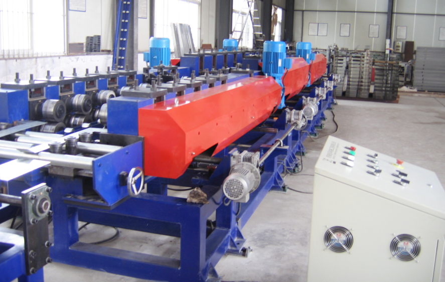 Use and maintenance of hydraulic roll forming machine