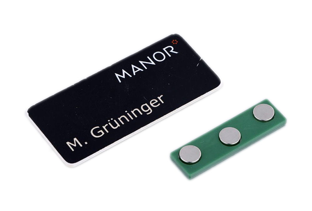 Magnetic name badge brings changes to business image