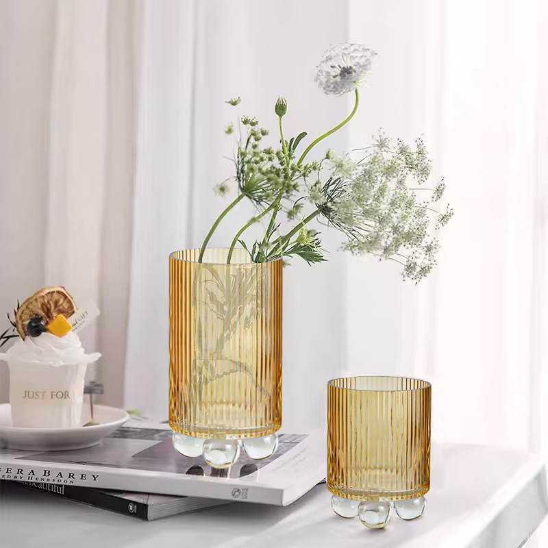 How to decorate your home with glass vase