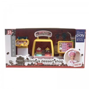 The dessert shop set makes kids a great pastry chef