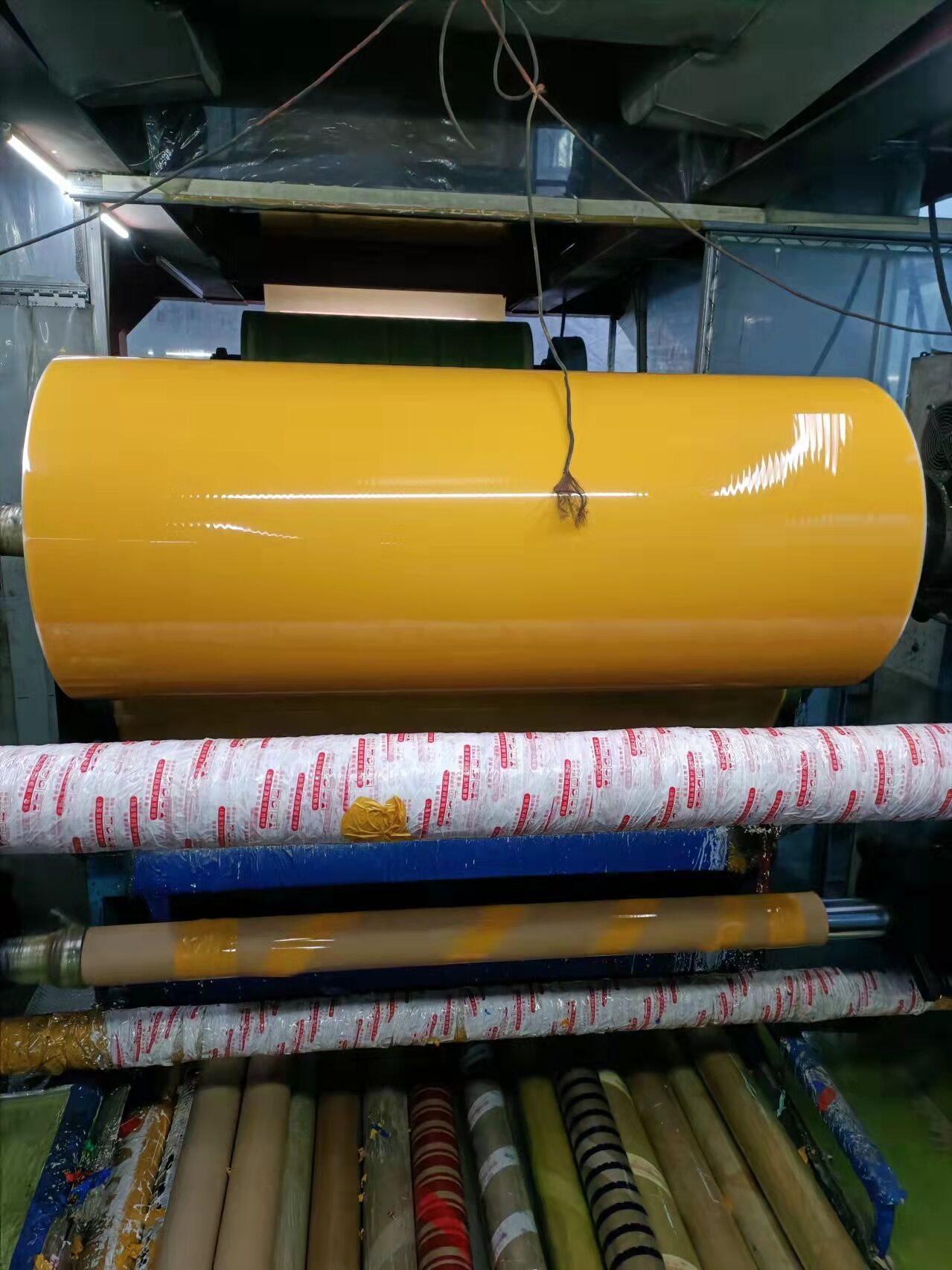 New Fashion Design for Commercial Plastic Wrap - Bopp adhesive tape jumbo roll manufacturer – Runhu