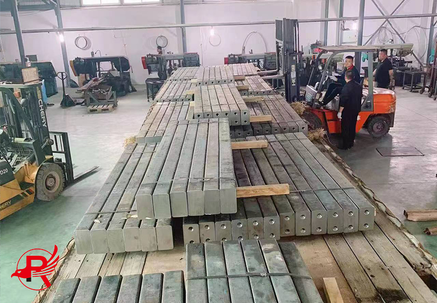 Square Steel Rods Sent to Iceland in Europe – ROYAL GROUP