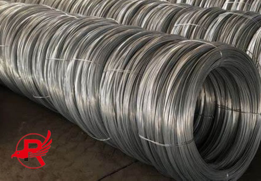 A large amount of galvanized steel wire is sent to Canada