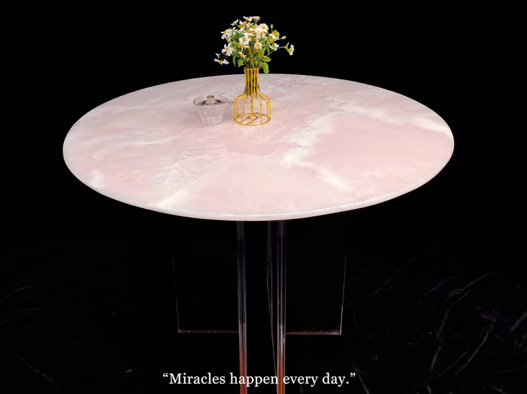 Tavolino in marmo: uno dei mobili che eleverà il tuo soggiorno