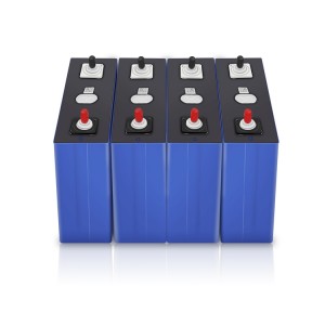 Зауыт электр көліктерінің күн жүйесінде қолданылатын LiFePO4 қайта зарядталатын 3,2В 280ah литий-ионды литий батареясын сатады.