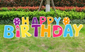 Happy Birthday Yard Sign 16 Inch Birthday Letters Lawn Sign ការតុបតែងសួនខួបកំណើតចម្រុះពណ៌ជាមួយ Stakes Cake Balloon Waterproof Garden Lawn Decor for Outdoor Birthday Supplies
