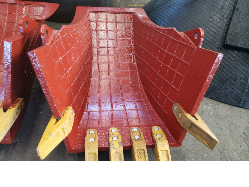 Hardfacing Wear Resistant Excavator Bucket
