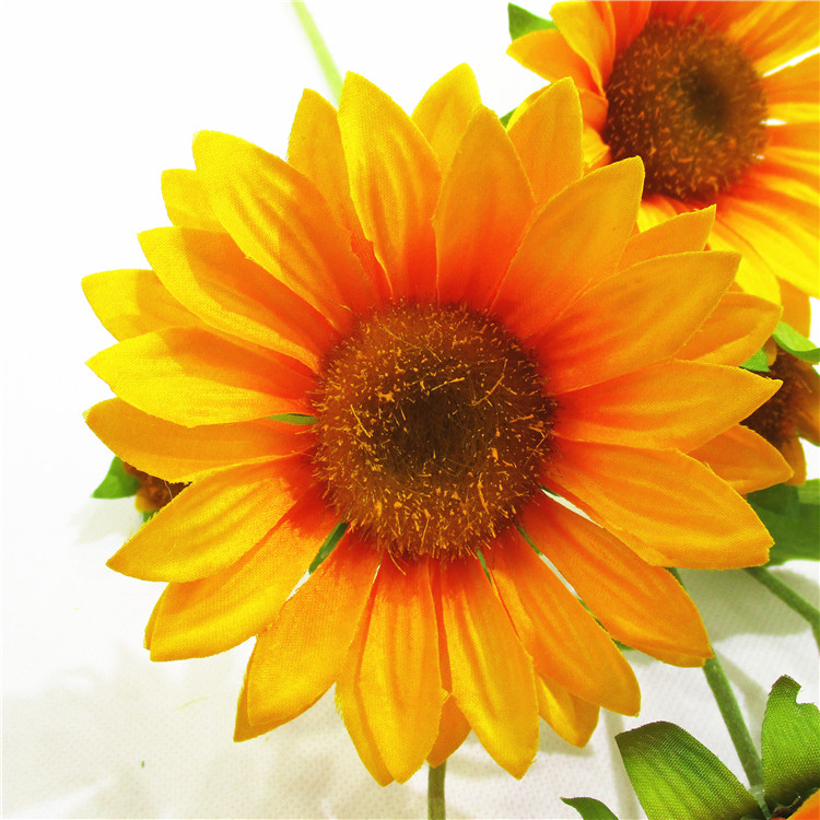 0108 Artificial Sunflower 7 Floral Head Vantage Fake Sunflowers Silk Plastic Plants with Stem for Home Decoration Wedding Party Garden Hotel
