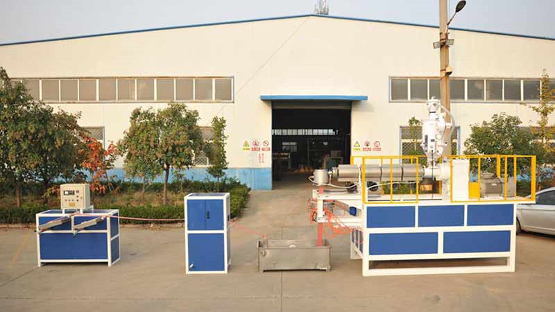 China Plastic Corrugated Pipe Machine Factory –  PE Layflat Water Hose Production Line  – XiuShui