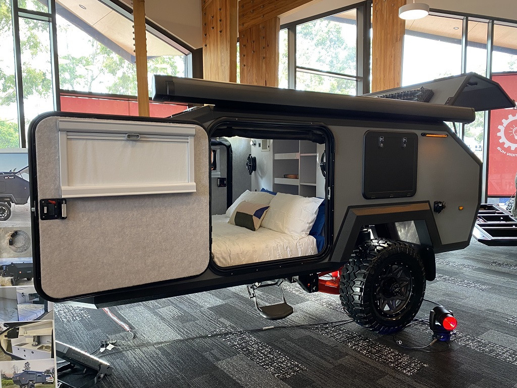 small tiny camper teardrop caravan travel trailer (7)