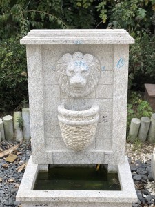 lion head fountain